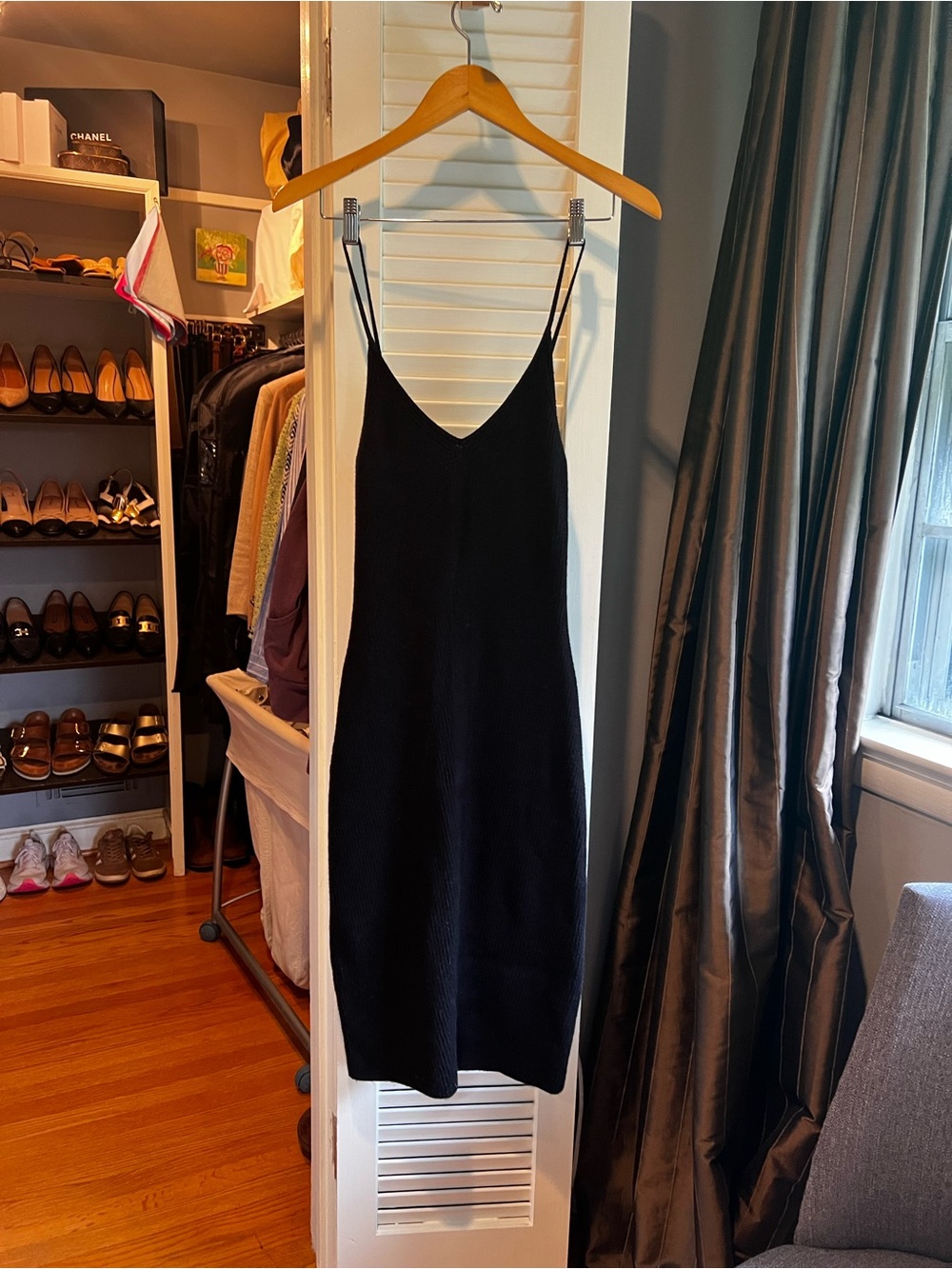 Abercrombie & Fitch Black Ribbed V-Neck Tank Top